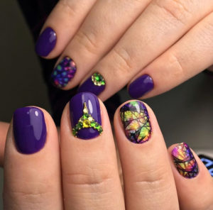 Manicura de verano: moda de colores brillantes