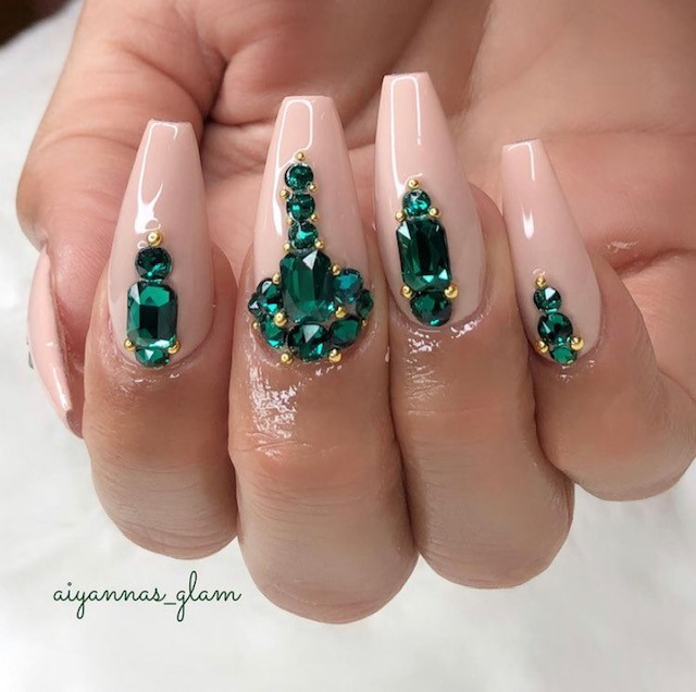 diseños y manicuras uñas navidad 2020